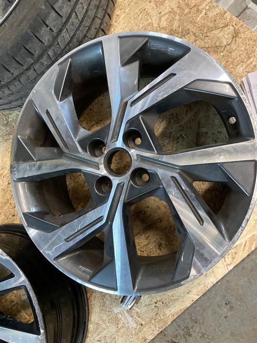 Alloy wheel in stock, photo 1